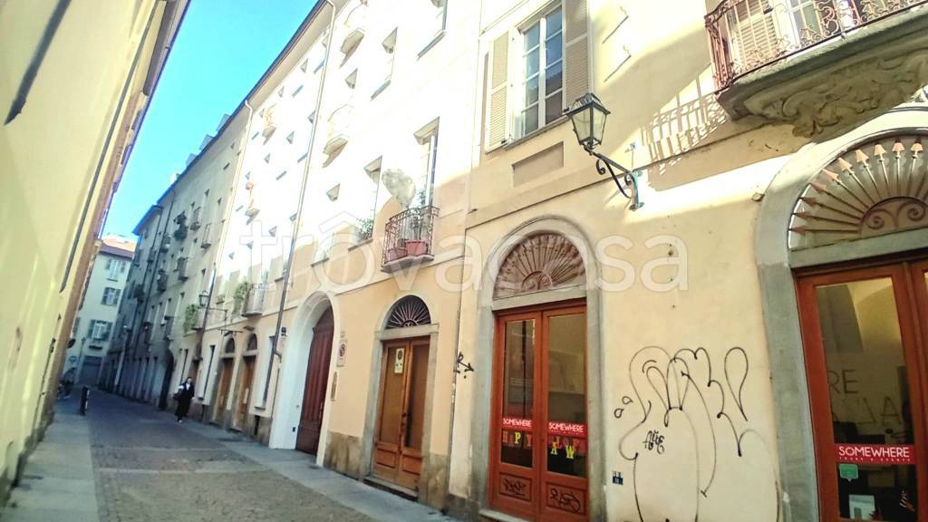 locale commerciale in vendita a Torino