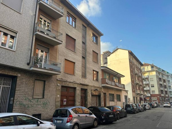 appartamento in vendita a Torino in zona Cenisia