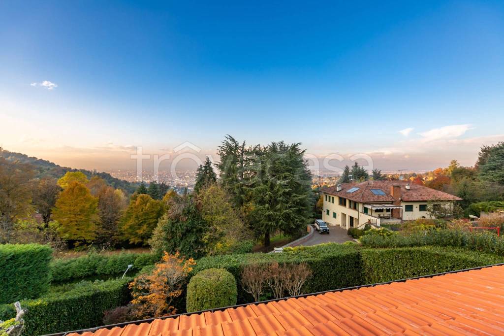 appartamento in vendita a Torino in zona Val Salice