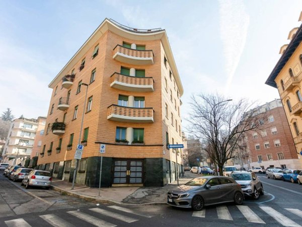 appartamento in vendita a Torino in zona Borgo Po