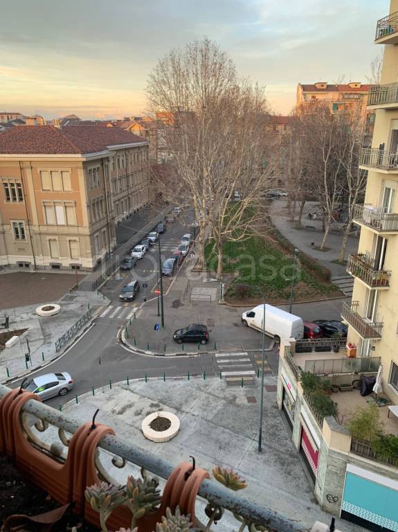 appartamento in vendita a Torino in zona Borgata Vittoria