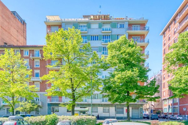 negozio in vendita a Torino in zona San Salvario