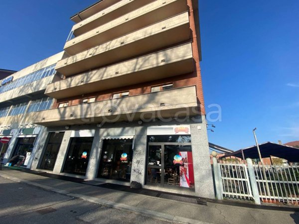 negozio in vendita a Torino in zona Regio Parco