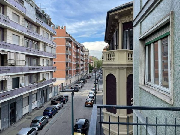 appartamento in vendita a Torino in zona Cit Turin