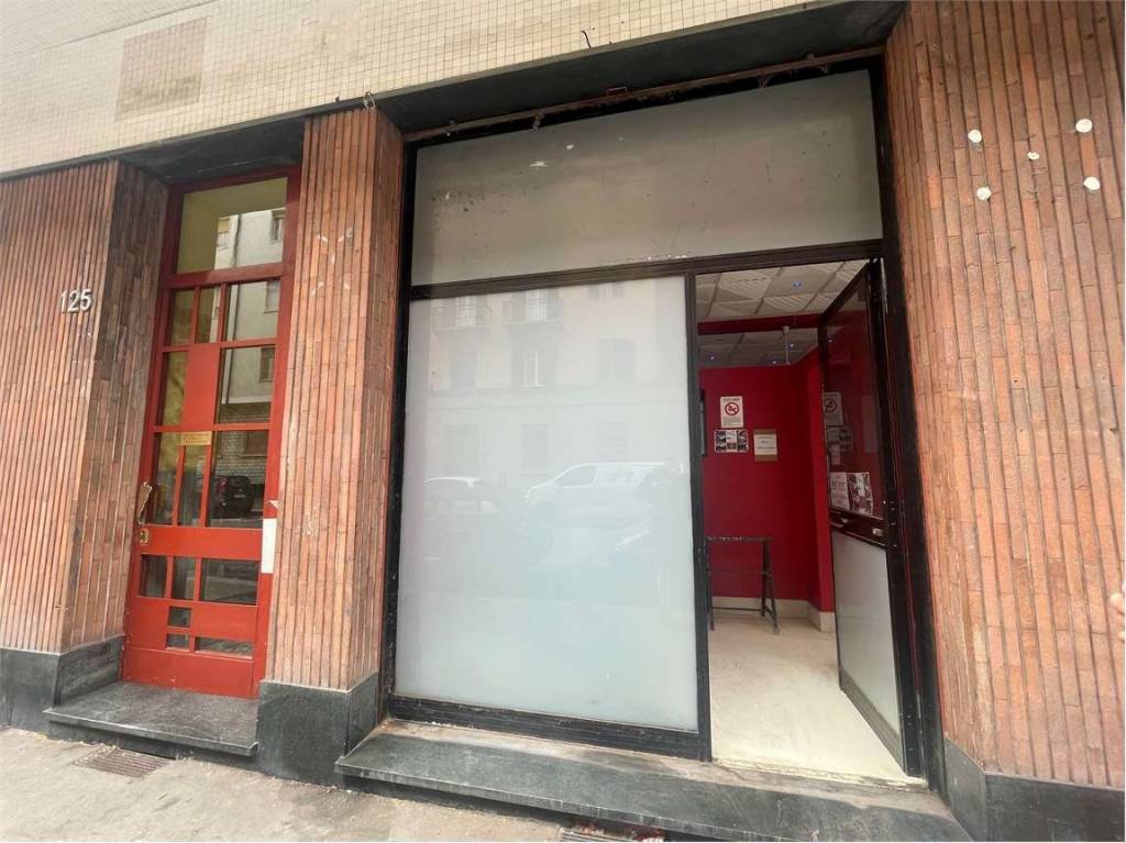 negozio in vendita a Torino in zona Barriera di Milano