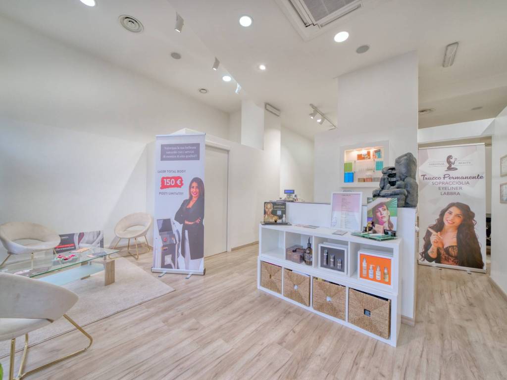 negozio in vendita a Torino in zona Parella