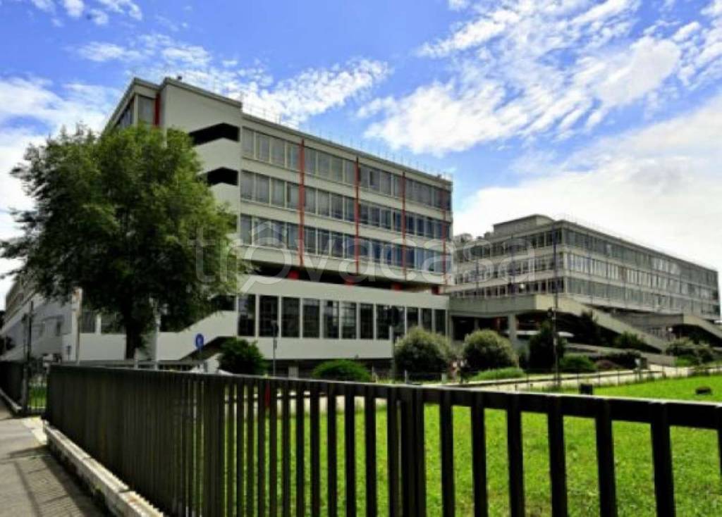 negozio in vendita a Torino in zona Lucento