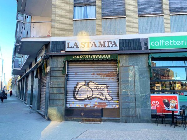 negozio in vendita a Torino in zona Santa Rita