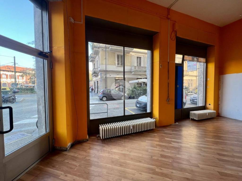 negozio in vendita a Torino in zona Vanchiglia