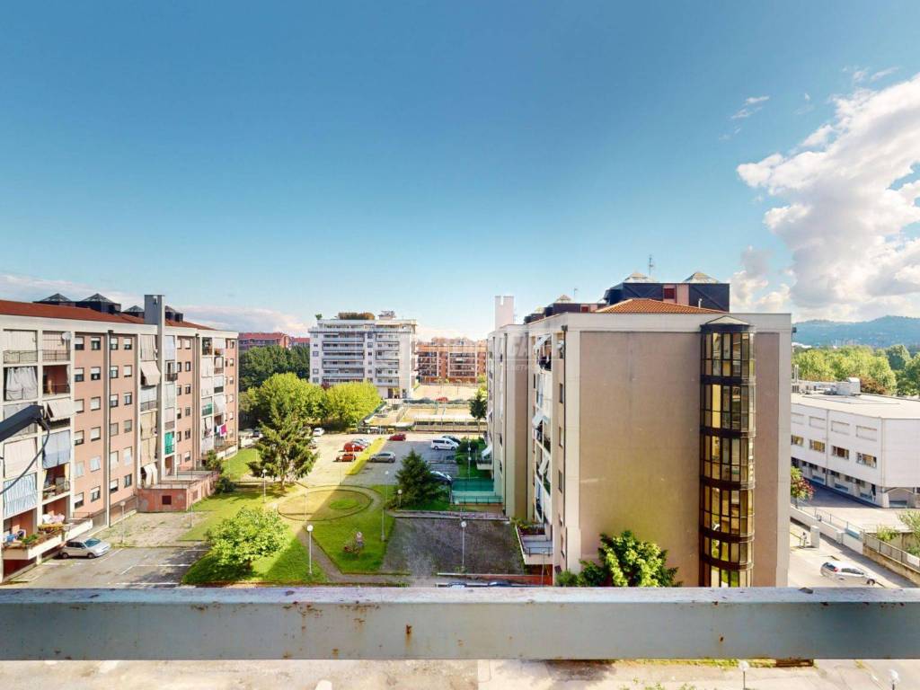 appartamento in vendita a Torino in zona Lingotto