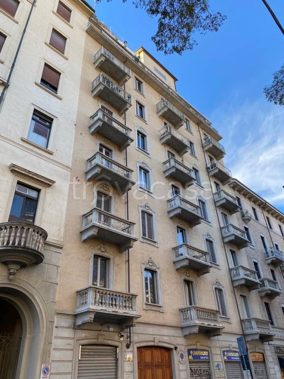 appartamento in vendita a Torino in zona Cit Turin