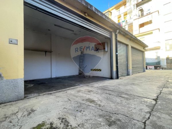 locale di sgombero in vendita a Torino in zona Cenisia