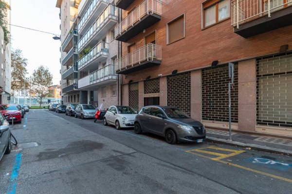negozio in vendita a Torino in zona Cit Turin