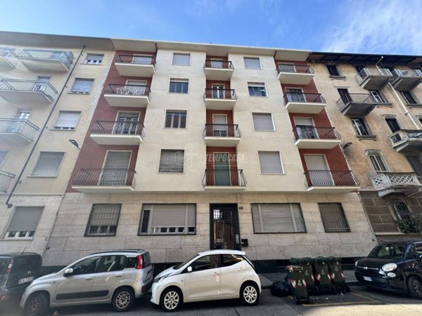 appartamento in vendita a Torino in zona Cenisia