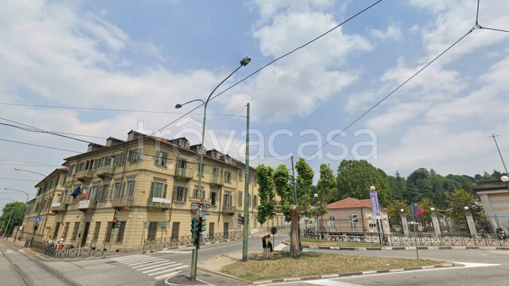 casa indipendente in vendita a Torino in zona Rosa