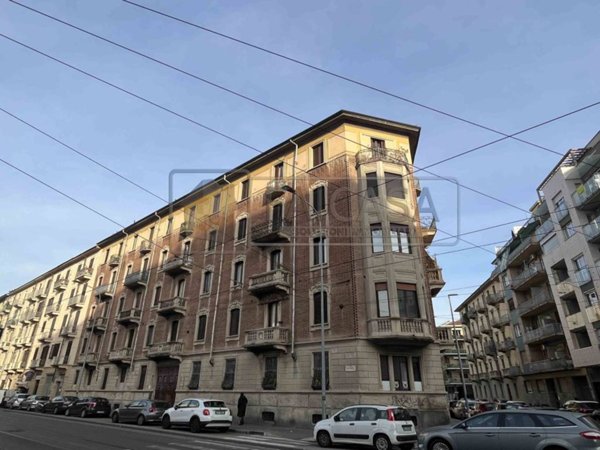 appartamento in vendita a Torino in zona Aurora
