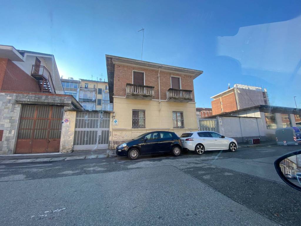 casa indipendente in vendita a Torino in zona Barriera di Milano