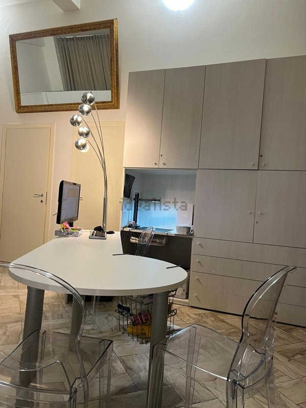 locale commerciale in vendita a Torino in zona Centro Storico