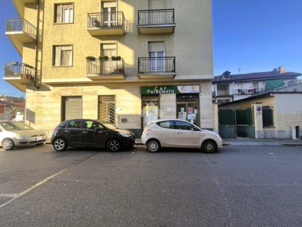 negozio in vendita a Torino in zona Borgata Vittoria