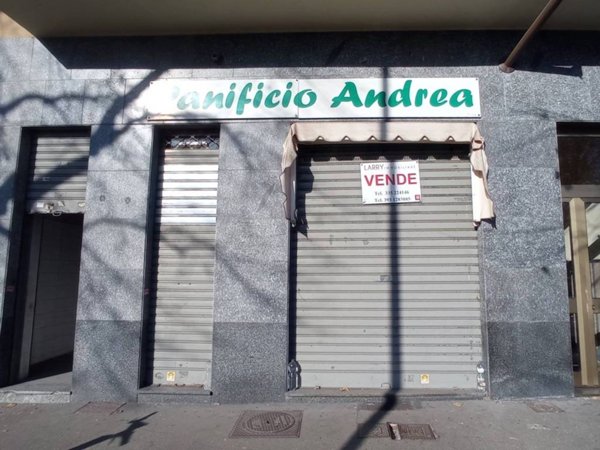 negozio in vendita a Torino in zona Mirafiori Sud
