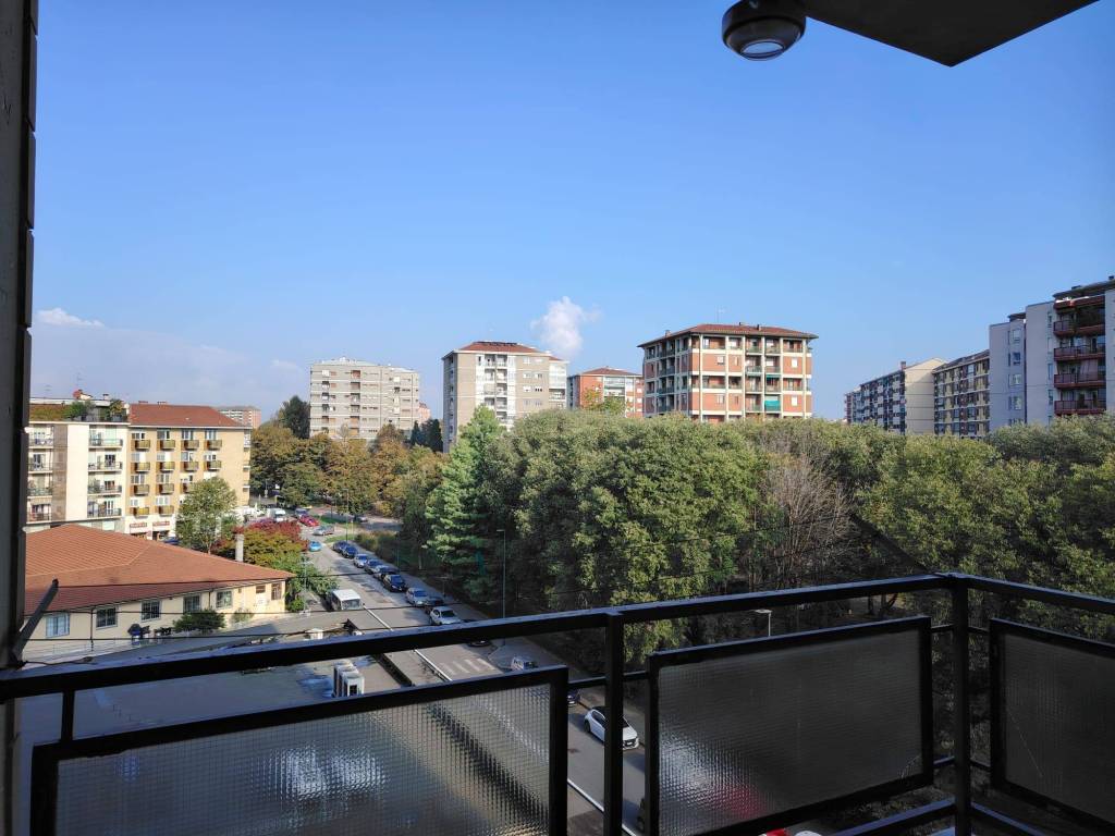 appartamento in vendita a Torino in zona Mirafiori Nord