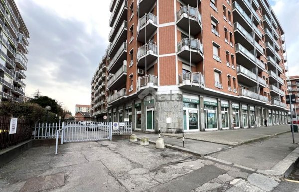 locale di sgombero in vendita a Torino in zona Lucento