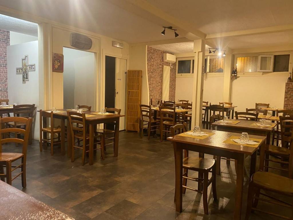 negozio in vendita a Torino in zona Cenisia