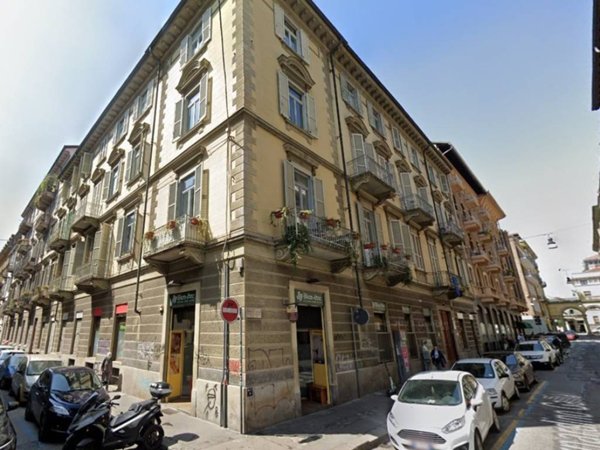 negozio in vendita a Torino in zona San Salvario