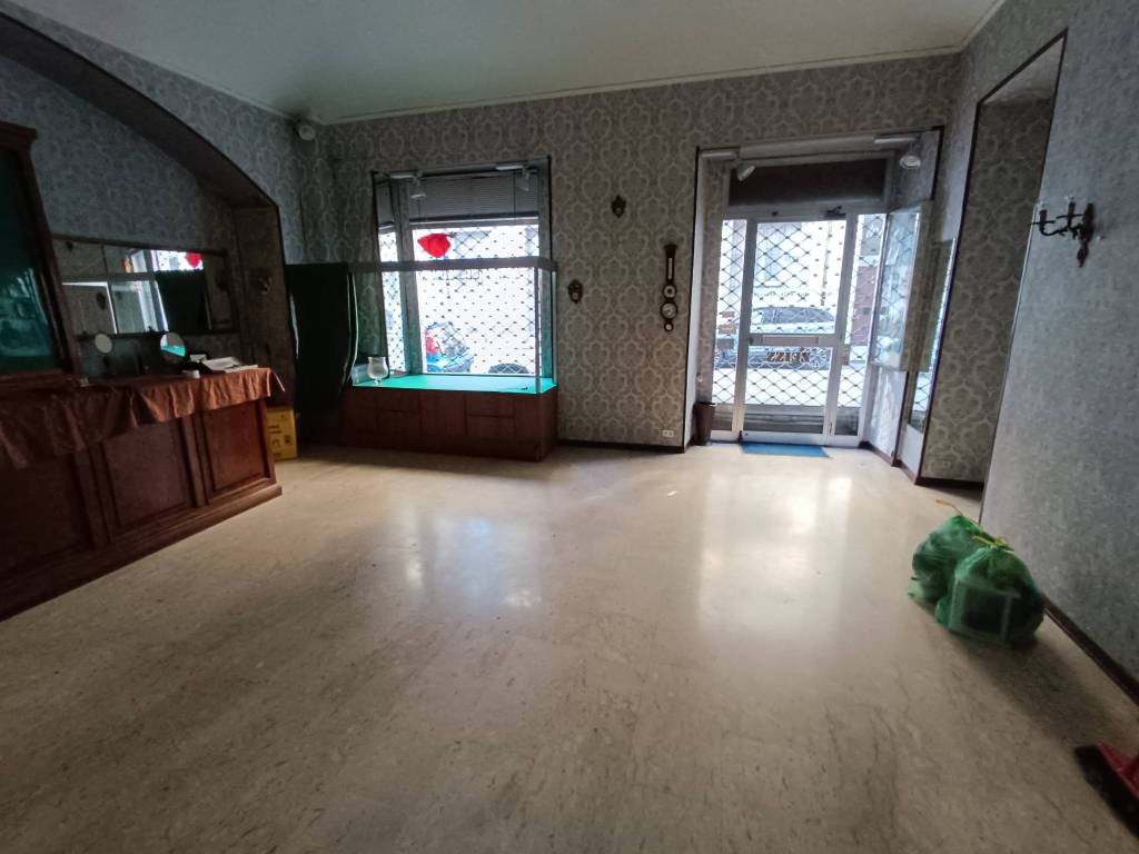 negozio in vendita a Torino in zona San Salvario
