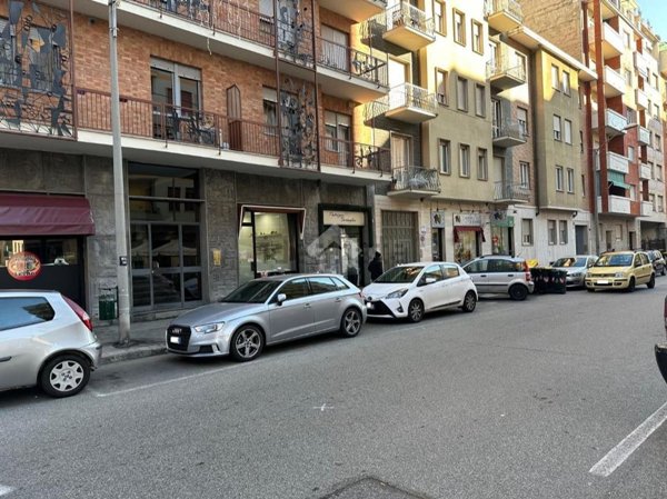 locale commerciale in vendita a Torino in zona Santa Rita