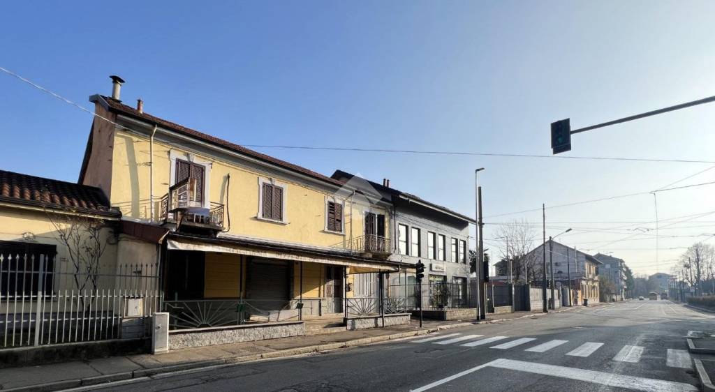 negozio in vendita a Torino in zona Madonna di Campagna