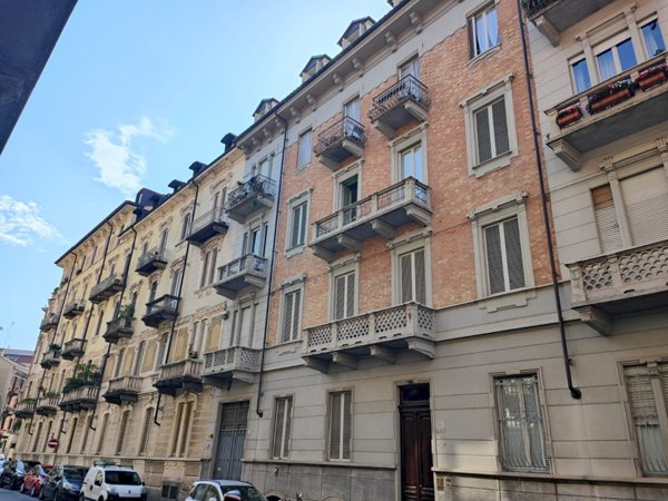 quadrivano in vendita a Torino in zona Cit Turin