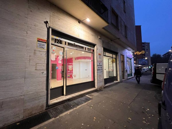 negozio in vendita a Torino in zona Borgata Vittoria