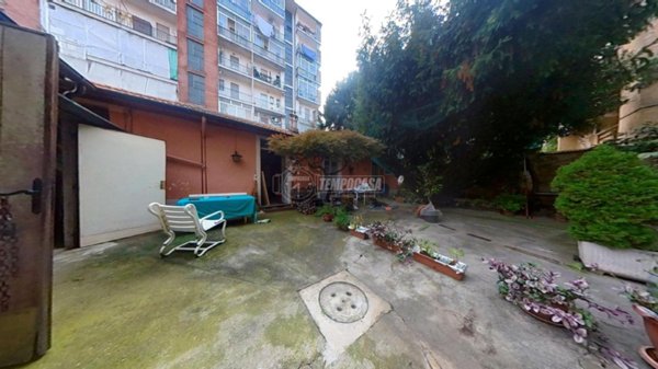 appartamento in vendita a Torino in zona Borgata Vittoria