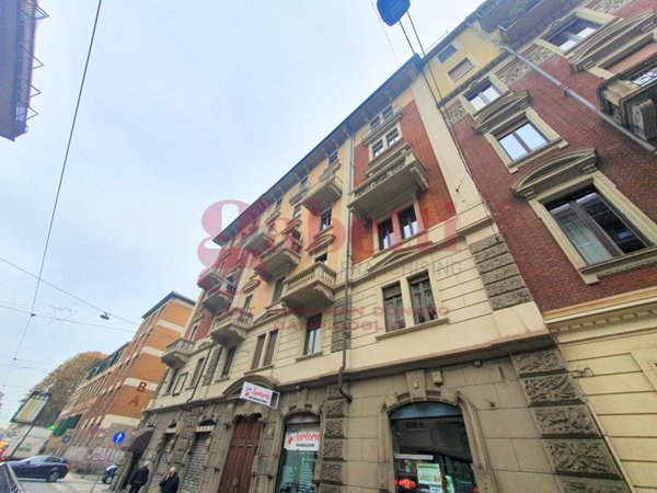 appartamento in vendita a Torino in zona Cit Turin