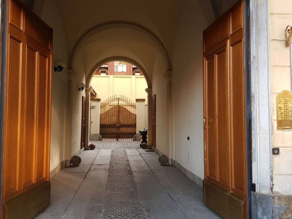 locale di sgombero in vendita a Torino in zona San Salvario