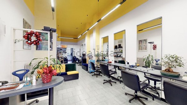 locale commerciale in vendita a Torino in zona San Salvario