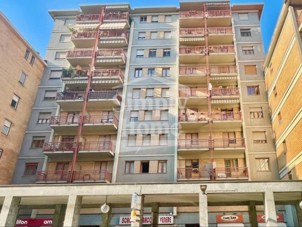 appartamento in vendita a Torino in zona Lingotto