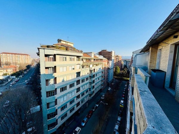 appartamento in vendita a Torino in zona Santa Rita