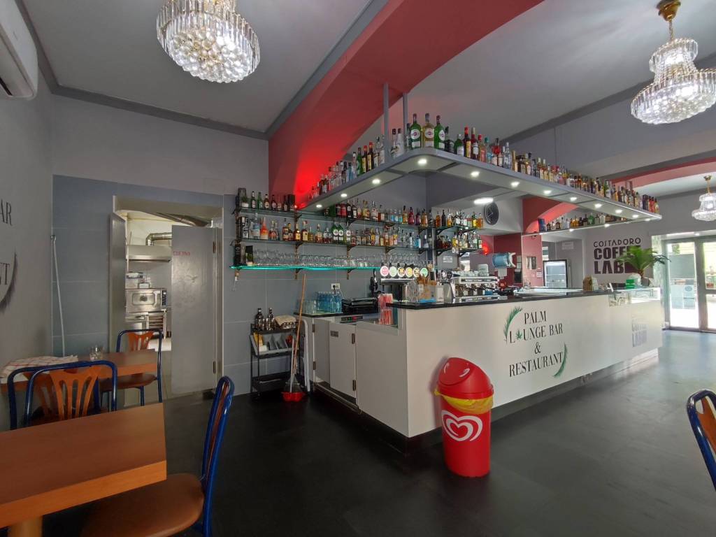 negozio in vendita a Torino in zona Rebaudengo