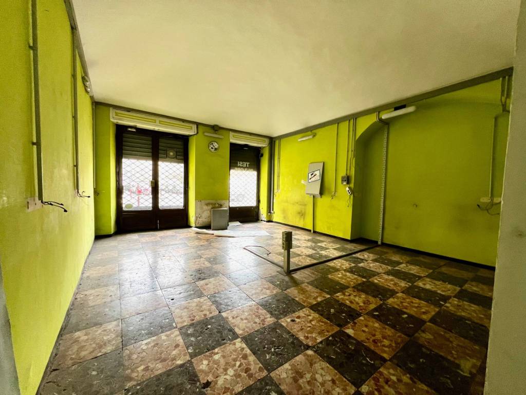 negozio in vendita a Torino in zona San Salvario