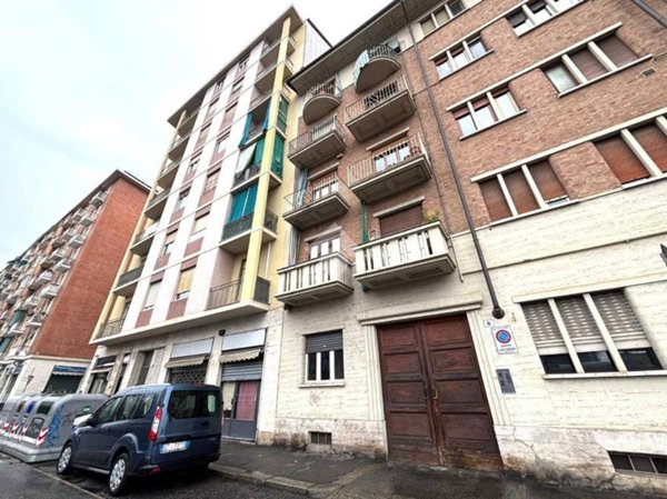 negozio in vendita a Torino in zona Lucento