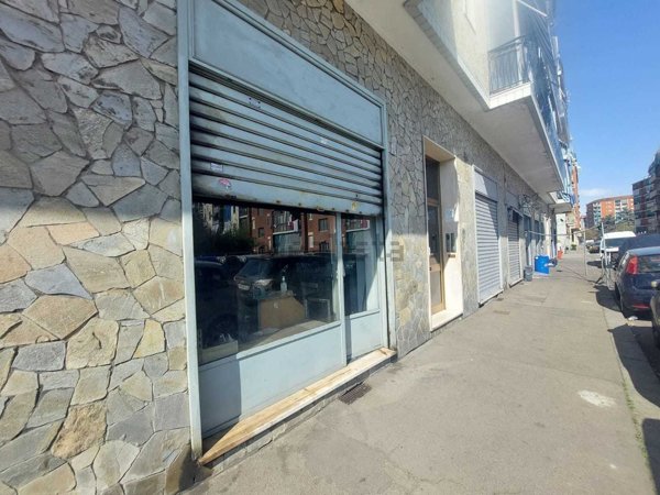 locale commerciale in vendita a Torino in zona Barriera di Milano