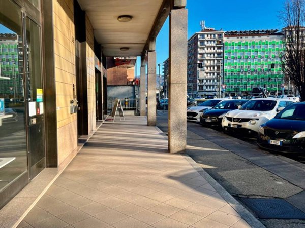 negozio in vendita a Torino in zona Rebaudengo