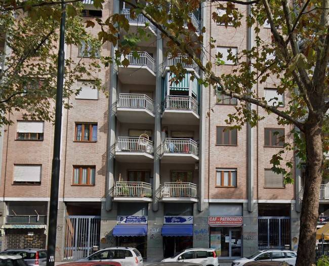 negozio in vendita a Torino in zona Santa Rita