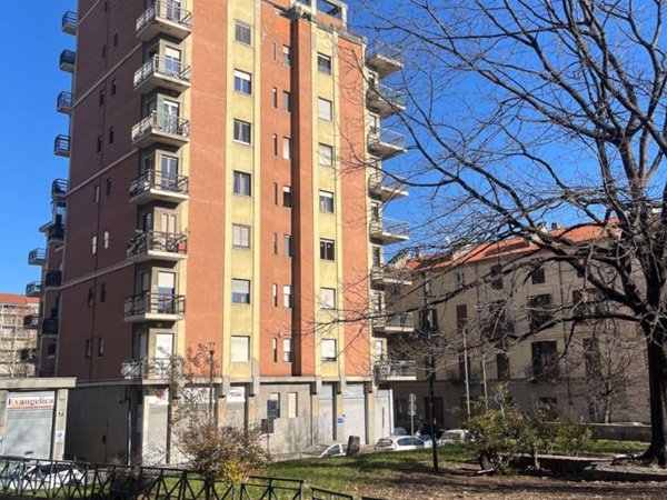 appartamento in vendita a Torino in zona Cit Turin
