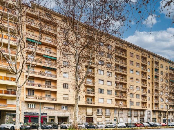 appartamento in vendita a Torino in zona Cit Turin