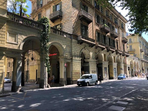 locale commerciale in vendita a Torino
