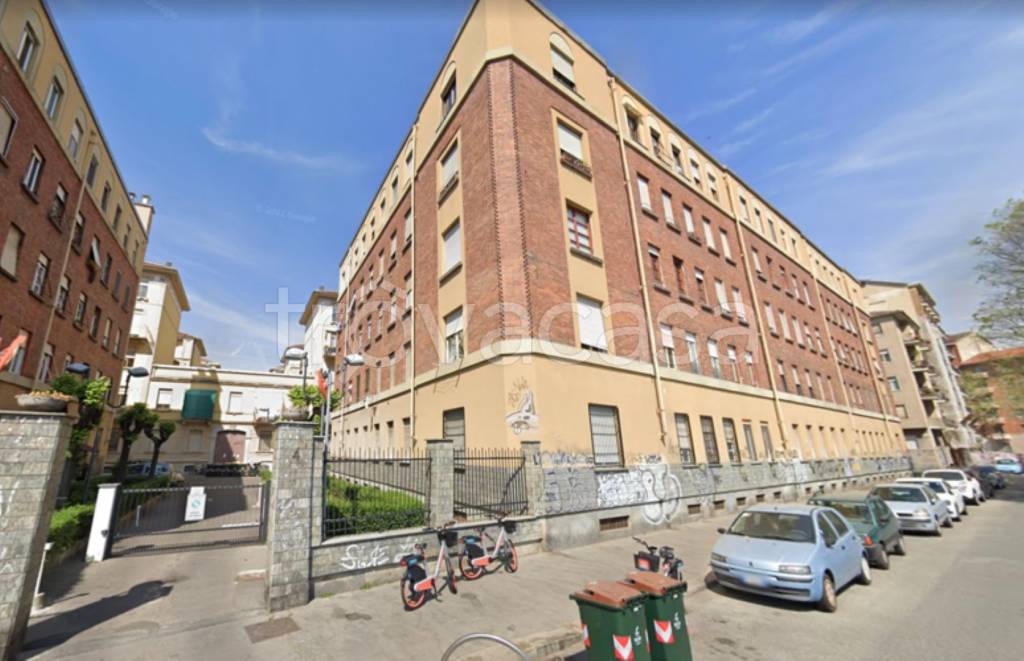 appartamento in vendita a Torino in zona Cenisia