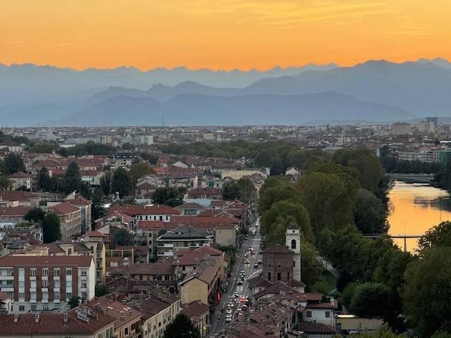 casa indipendente in vendita a Torino in zona Rosa